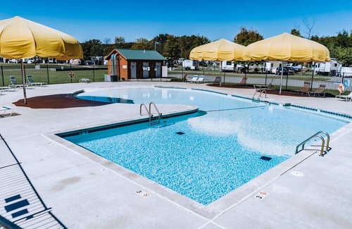 Weatherford Maison | Where You’ll Have the Most Fun! Minutes’ Drive to Peek-A-Boo Petting Zoo