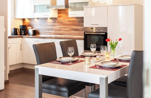 Rerik Appartement | Whg "Gorch Fock" au rez de chaussée avec cheminée, gr. Terrasse avec jardin,
