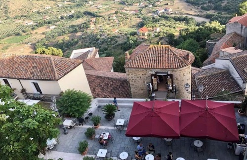 Castellabate Historic Centre Appartement | While Attic in a medioeval town above the coast with breath taking view