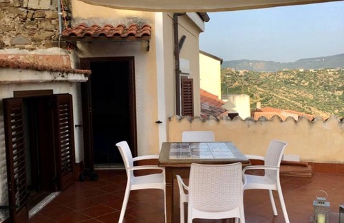 Castellabate Historic Centre Appartement | While Attic in a medioeval town above the coast with breath taking view
