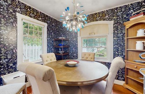 Langley Maison | Whimsical Getaway