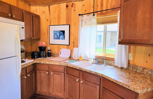 Tonawanda Cottage | Yourte lunatique sur la rivière Niagara / Falls et Buffalo