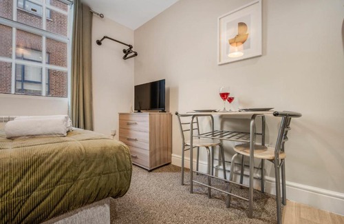 Pontrilas Appartement | WhiskAwayHomes - Jenkins House - Studio 2