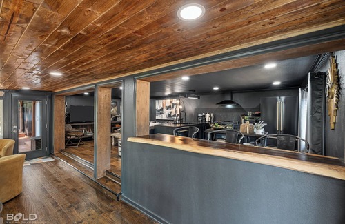 Jefferson Cabine | The Whiskey Barrel Lakeside, with Hot Tub, Kayaks, & Game room