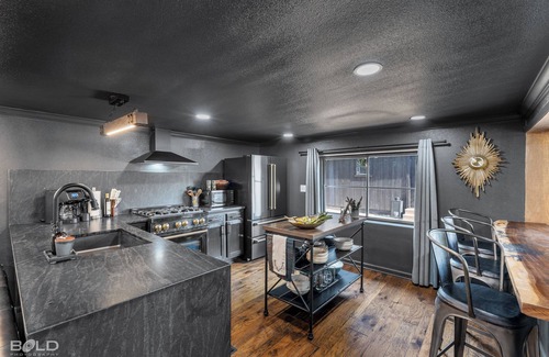 Jefferson Cabine | The Whiskey Barrel Lakeside, with Hot Tub, Kayaks, & Game room