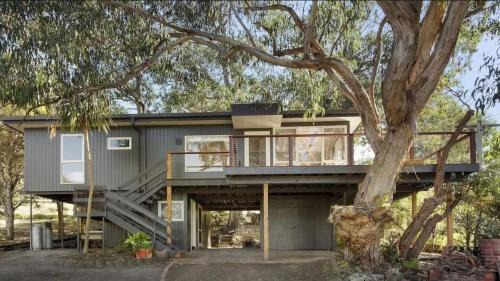 Lorne Maison | Whispering Gums - Ocean Views, Pet Friendly, EV UNIT 7kW for electric cars, Sleeps 7