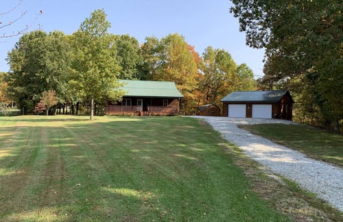 Frederick Cabine | Whispering Oaks Cabin 15033 Ray Rd , Rushville , IL 62681
