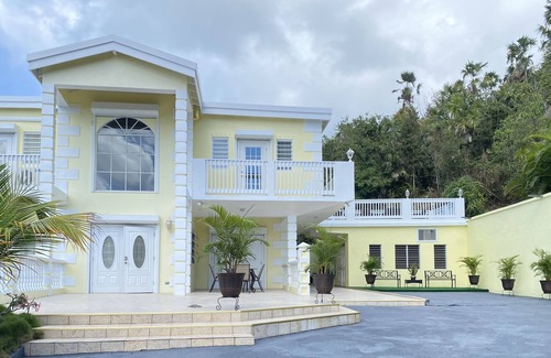 Caret Bay Maison | Whispering Palms Luxurious Estate