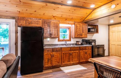 Bladensburg Maison | Whispering Pines Retreat
