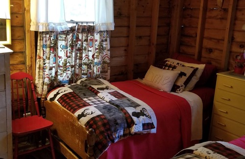 New Durham Cabine | Whispering Pines Waterfront Cabin