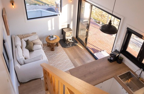 Billywillinga Cabine | Whispering Waters: Tiny house 15mins from bathurst CBD