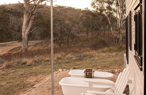 Billywillinga Cabine | Whispering Waters: Tiny house 15mins from bathurst CBD