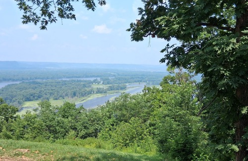 De Soto Cabine | Whispering Winds Sleep 2 Hot Tub, Whispering Winds Sleeps 2 Hot Tub