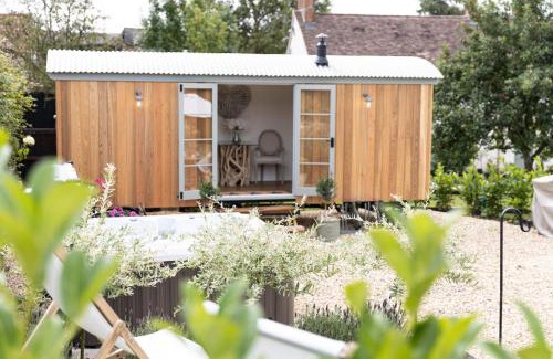 Warminster Maison | Whitbourne farm