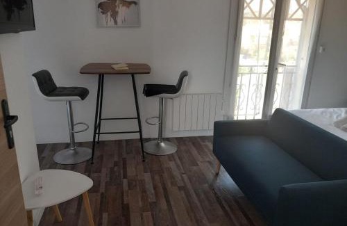 Saint-Paul-de-Fenouillet Appartement | White and Cotton Suite