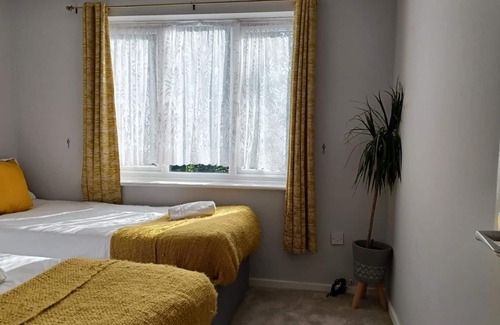 Dunstable Appartement | WHITE DOOR MALT-Huku Kwetu (Dunstable)