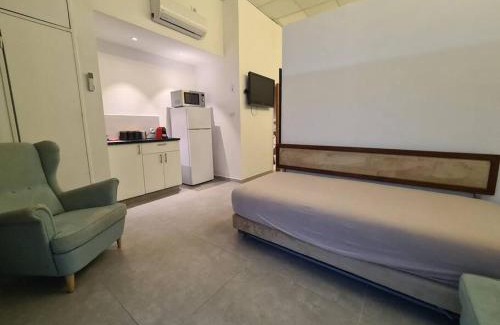 Nachlaot Appartement | White Elephant