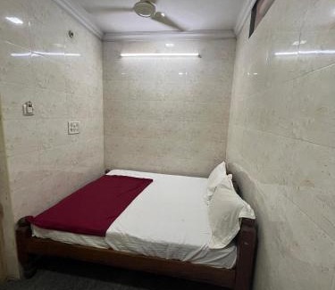 Egmore Hôtel | White Guest House