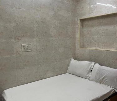 Egmore Hôtel | White Guest House