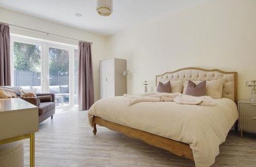 Boscombe Maison | White House by the sea
