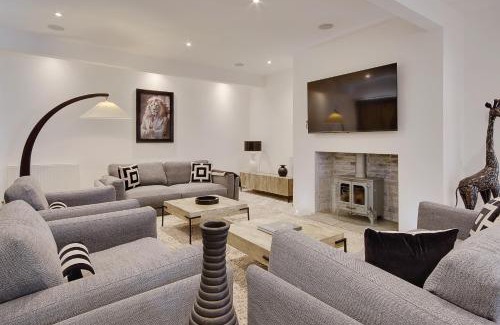 Boscombe Maison | White House by the sea