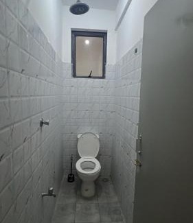 Bamburi Appartement | White house cabin