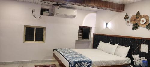Kamalapur Maison | White House INN