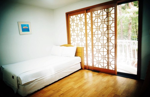 Sokcho Hôtel | White House