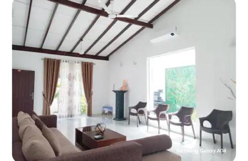 Ranala Maison | White house