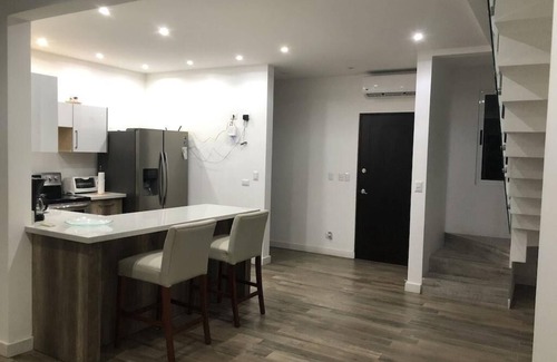 Playa Hermosa Maison | White House View Beautiful Modern Beach House