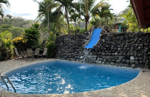 Playa Hermosa Maison | White House View Beautiful Modern Beach House