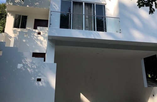 Playa Hermosa Maison | White House View Beautiful Modern Beach House