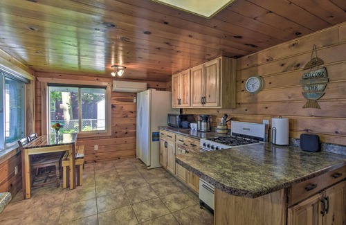 Weyauwega Cottage | NOUVEAU! White Lake Home w / Patio, Fire Pit, Boat Dock!