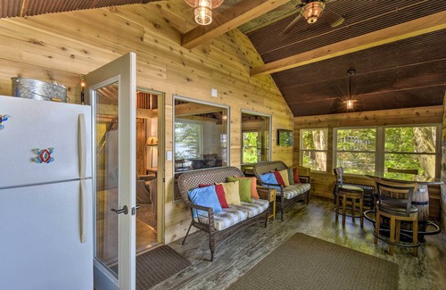 Weyauwega Cottage | NOUVEAU! White Lake Home w / Patio, Fire Pit, Boat Dock!