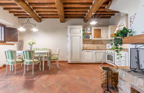 Monteroni d'Arbia Appartement | "White Lily overlooking Siena"
