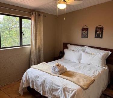 Tierpoort Maison | White Linen Guesthouse