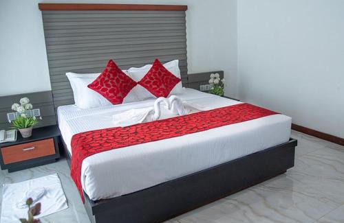 Seeduwa - Katunayake Hôtel | White palace airport transit Hotel
