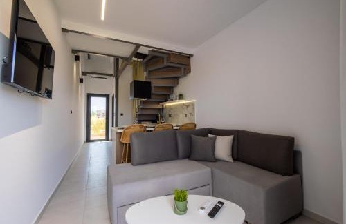 Paralia Dionysiou Maison | White Pampas Tiny houses