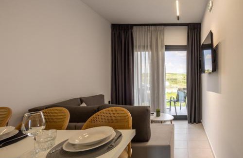 Paralia Dionysiou Maison | White Pampas Tiny houses