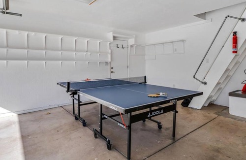Swiss Manor Maison | White Peak Lodge Ping Pong Pool Table PACMAN