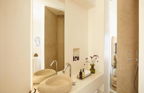 Apollonia Hôtel | White Pebble Suites