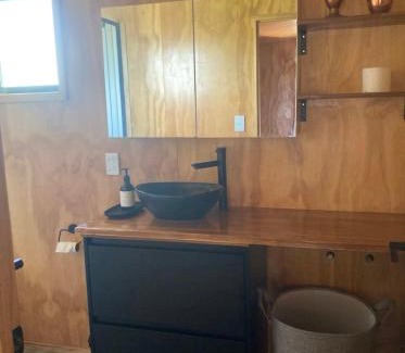 Bay of Plenty Region Maison | White Pine Bush Cabins