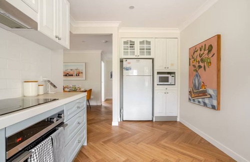 Callala Bay Maison | White Sandy Beach, Hot Spa, Fire pit, Outdoor living Area, Trampoline & more