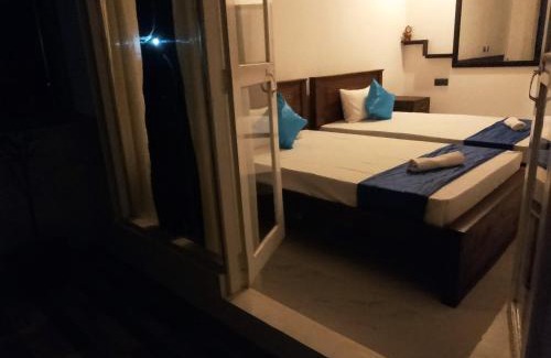 Ambalangoda Appartement | White Sky