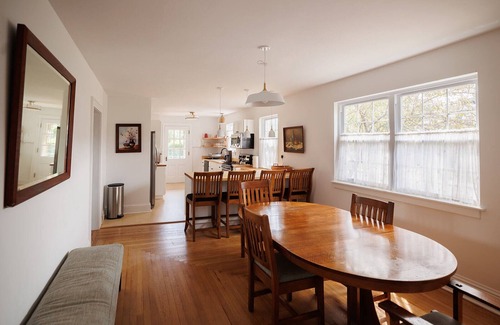 White Sulphur Springs Maison | White Sulphur Springs Downtown Home