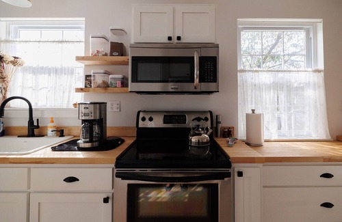 White Sulphur Springs Maison | White Sulphur Springs Downtown Home