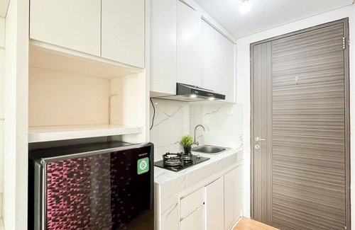 Serpong Appartement | White Tone Studio At Amazana Serpong Apartment