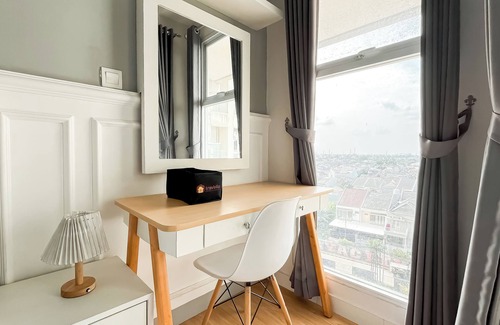 Serpong Appartement | White Tone Studio At Amazana Serpong Apartment