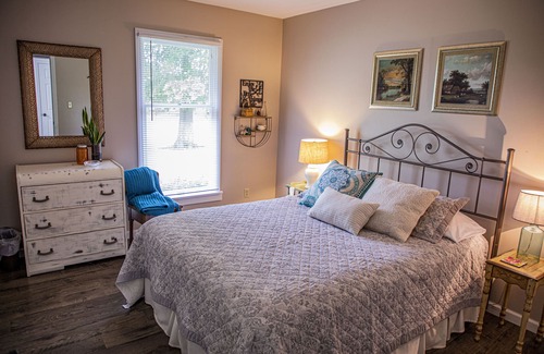 Rhineland Maison | White Wolf Inn - Maison