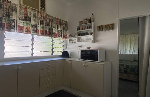 Picnic Bay Maison | Whitehaven 2 - An affordable Queenslander in picturesque Picnic Bay